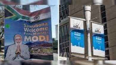 Photo of भारतीय प्रधानमंत्री नरेन्द्र मोदी के स्वागत में लगे पोस्टर, लोगों में जोरदार उत्साह