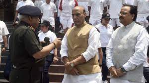 Photo of रक्षा मंत्री ने किया देश के पहले ‘भारतीय सैन्य विरासत महोत्सव’ का उद्घाटन
