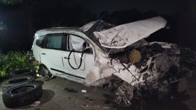 Photo of डिवाइडर से टकराई कार, एक की मौत, दो गंभीर