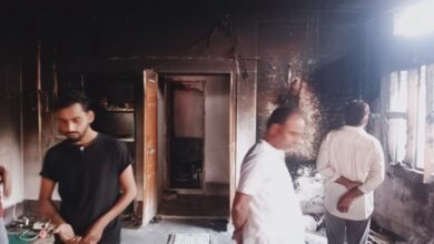 Photo of टेलरिंग की दुकान में लगी आग, लाखों का सामान राख