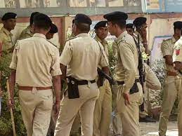 Photo of पश्चिम बंगाल कैबिनेट: राज्य पुलिस में कांस्टेबलों के 12 हजार रिक्त पदों को भरने की दी मंजूरी