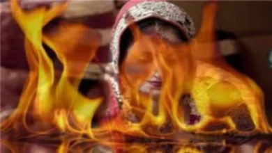 Photo of दहेज की मांग पूरी न करने पर विवाहिता पर डाला गर्म तेल….