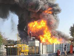 Photo of ग्रेटर नोएडा की एक केमिकल फैक्ट्री में लगी भीषण आग…