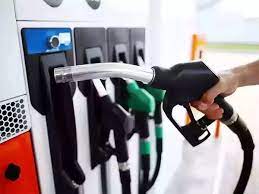 Photo of पाकिस्तान में 40 रुपये प्रति लीटर सस्ता हुआ पेट्रोल