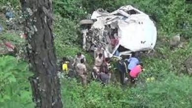 Photo of उत्तराखंड के नैनीताल में गहरी खाई में जा गिरा वाहन 9 की मौत