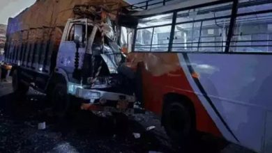 Photo of गोरखपुर में बस-ट्रक की टक्कर में 6 की मौत