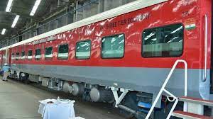 Photo of स्पेशल ट्रेन में सवार 90 यात्री अचानक पड़ गए बीमार…..