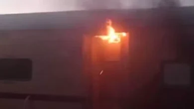 Photo of दिल्ली से सहरसा जा रही वैशाली ट्रेन में लगी आग…..