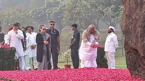 Photo of पूर्व प्रधानमंत्री इंदिरा गांधी को खड़गे,सोनिया,राहुल ने दी श्रद्धांजलि….