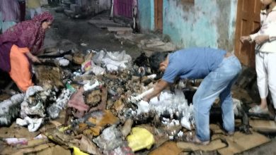 Photo of दवा मंडी में प्लास्टिक दुकान में पटाखे से लगी आग…
