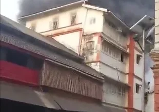 Photo of मुंबई में इमारत में लगी आग, पांच को बचाया गया; दुकानें जल कर हुई खाक