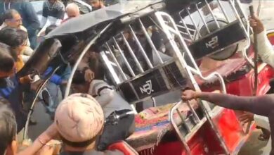 Photo of नशेबाज ई-रिक्शा चालक ने वृद्धा को पांच मीटर दूर तक घसीटा, भीड़ ने पीटा