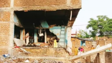Photo of धमाके से गिरा घर, मचा हड़कंप…