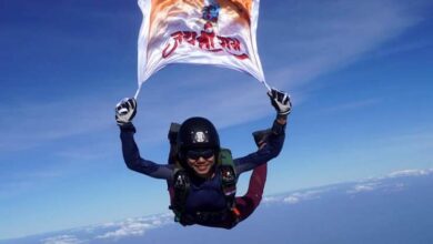 Photo of स्काइडाइवर श्वेता परमार ने थाईलैंड में 13,000 फीट की ऊंचाई से छलांग लगाकर ‘जय श्री राम’ का झंडा फहराया
