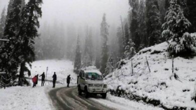 Photo of जम्मू-कश्मीर में ठंड से राहत के आसार नहीं, जनजीवन बुरी तरह प्रभावित
