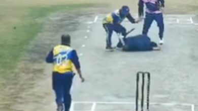 Photo of क्रिकेट मैच के दौरान रन लेते हुए खिलाड़ी को आया हार्ट अटैक, पिच पर तोड़ा दम
