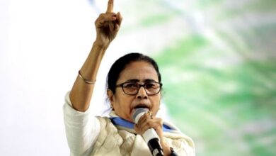 Photo of ममता बनर्जी के बंगाल मे अकेले चुनाव लड़ने के एलान पर कांग्रेस ने दी प्रतिक्रिया