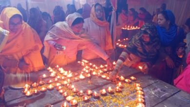 Photo of गायत्री मंदिर में मना दीपोत्सव, दीयों की रोशनी से जगमगाया परिसर