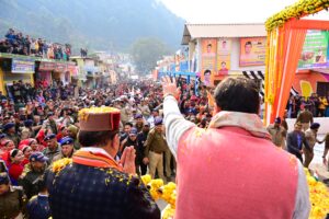 Photo of हज़ारों की संख्या में स्थानीय जनता ने किया मुख्यमंत्री का स्वागत