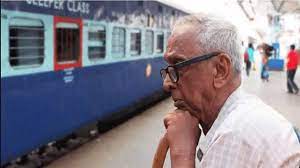 Photo of रेलवे के किराए में वरिष्ठ नागरिकों को फिर मिलेगी छूट…