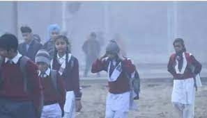 Photo of बढ़ती ठंड की वजह से हरियाणा के स्कूलों की बढ़ाई गई छुट्टियां…