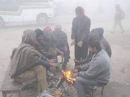 Photo of उत्तर प्रदेश में भीषण ठंड से कांपे लोग…