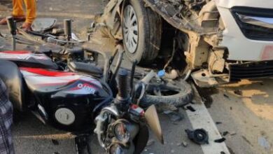 Photo of कार ने दो मोटरसाइकिल को मारी टक्कर, छह लोगों की मौत