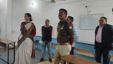 Photo of पुलिस भर्ती परीक्षा को लेकर परीक्षा केंद्र का डीएम व एसपी ने किया निरीक्षण।