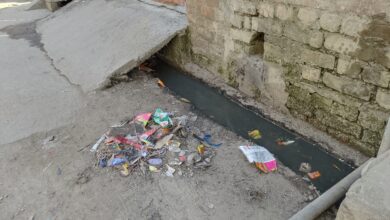 Photo of शहर के हकीम गंज वार्ड 12 में पसरी व्याप्त गंदगी, जगह-जगह लगे कूड़े के अंबार कई कई दिन नहीं हो रहा कूड़े का उठान
