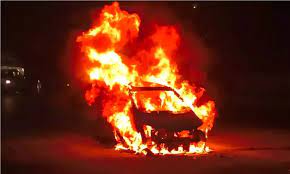 Photo of आग का गोला बनी कार,एक मौत…