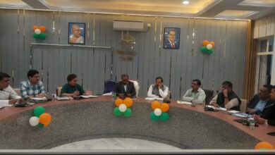 Photo of लोक सभा सामान्य निर्वाचन-2024 के प्रभारी अधिकारियों के साथ जिला निर्वाचन अधिकारी ने की बैठक