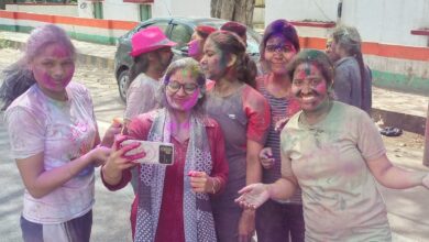 Photo of उत्साह व उमंग के साथ मनाई होली, रंग व गुलाल से सराबोर दिखे लोग