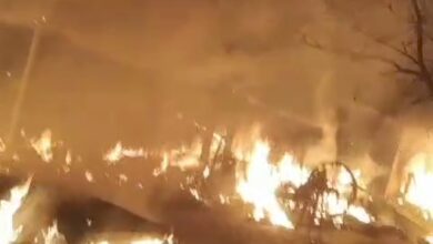 Photo of कुशहा टोला पर अज्ञात कारणों से आग, छः परिवारों की रिहायसी झोपड़ी व सामान जलकर राख