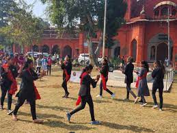Photo of बरेली कॉलेज में नुक्कड़ नाटक का विरोध…