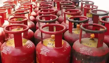 Photo of 100 रुपये सस्ता हुआ LPG गैस सिलेंडर…