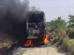 Photo of गाजीपुर: निजी बस में लगी आग, दस लोगों की मौत…