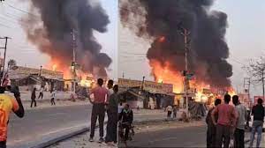 Photo of ग्रेटर नोएडा में गौर सिटी के पास दुकानों में लगी भीषण आग…
