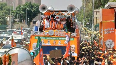 Photo of राजनाथ सिंह ने सीएम योगी , डिप्टी सीएम ब्रजेश पाठक और अन्य बीजेपी नेताओं के साथ किया रोड शो