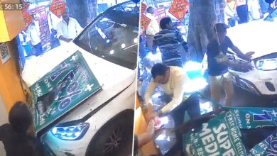 Photo of दिल्ली में कचौरी की दुकान में घुसी तेज रफ्तार कार, 6 लोग घायल