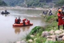 Photo of तवी नदी मेें छलांग लगाने वाले युवक की तलाश तीसरे दिन भी रही जारी
