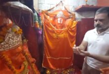 Photo of राहुल गांधी ने रायबरेली में पिपलेश्वर हनुमान मंदिर में की पूजा