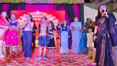 Photo of त्रिदिवसीय संगीत नृत्य प्रतियोगिता का हुआ समापन सीनियर व जूनियर टीम में सगी बहनों ने प्रथम स्थान प्राप्त कर मारी बाजी