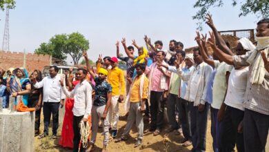 Photo of ग्रामीणों के कड़े विरोध प्रदर्शन के बाद मोबाइल टावर का कार्य पुनः हुआ शुरू