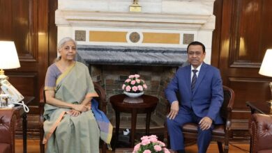 Photo of एलआईसी के अध्यक्ष सिद्धार्थ मोहंती ने वित्त मंत्री से मुलाकात की