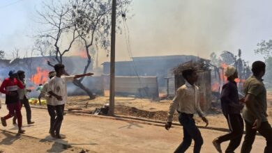 Photo of भीषण अग्निकांड में दो दर्जन घर जल कर हुए खाक