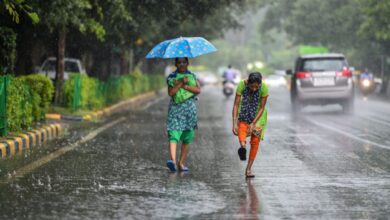 Photo of दिल्ली के रोहिणी में हो रही तेज बारिश
