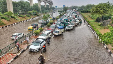Photo of दिल्ली सीमा में गाजीपुर में हुए जलभराव के कारण NH9 पर लगा भीषण जाम