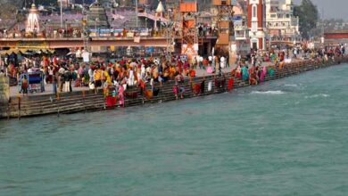 Photo of रुक-रुक कर पहाड़ों पर भारी बारिश के कारण गंगा जल में भारी मात्रा में आ रही सिल्ट, कांवड़ यात्रियों में आक्रोश