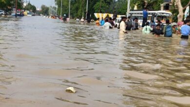 Photo of लखनऊ-दिल्ली राष्ट्रीय राजमार्ग पर पहुंचा गर्रा नदी का जल, जनजीवन प्रभावित