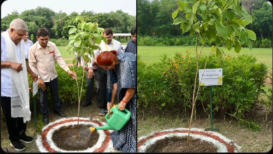 Photo of उपराष्ट्रपति ने प्रधानमंत्री के ‘एक पेड़ मां के नाम’ अभियान को आगे बढ़ाया, यमुना नदी के किनारे पौधरोपण किया